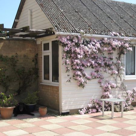 Barn Lodge Пітерборо Екстер'єр фото