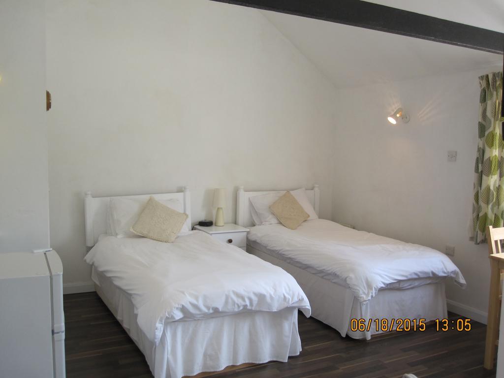 Barn Lodge Пітерборо Екстер'єр фото